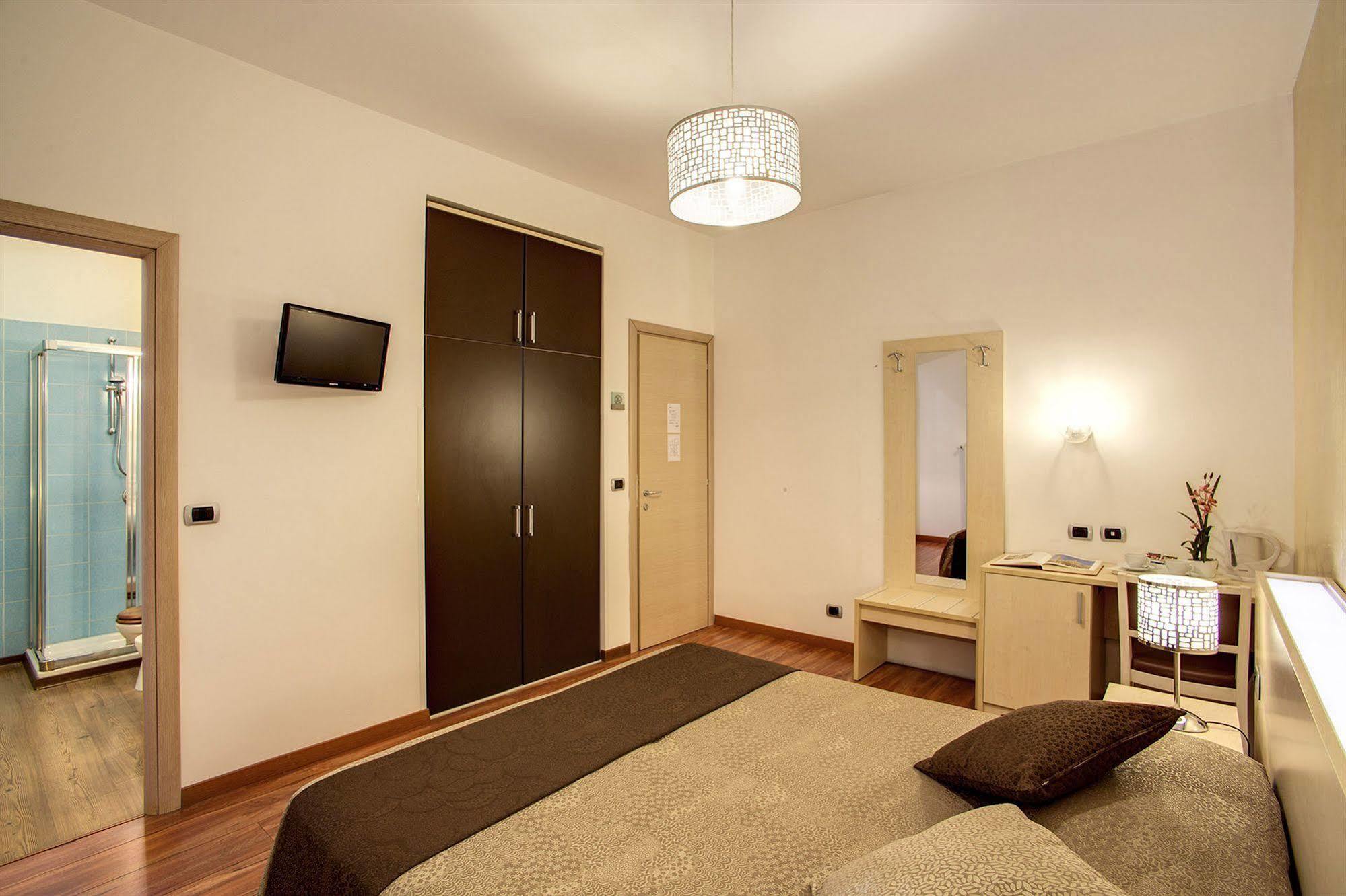 111 Coladirienzo Rooms - By Ad Roma Zewnętrze zdjęcie
